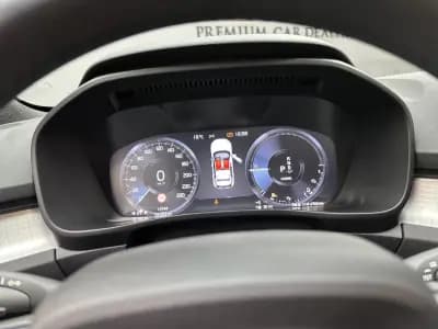 Vendo Volvo XC 40 2023 - 44500 EUR, 15000 km - AUTO.MOTO.pt