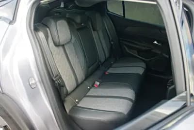 Vendo Peugeot 408 2024 - 25900 EUR, 30782 km - AUTO.MOTO.pt