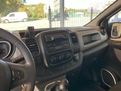 Sell Nissan NV300 2017 - 13500 EUR, 203327 km - AUTO.MOTO.pt