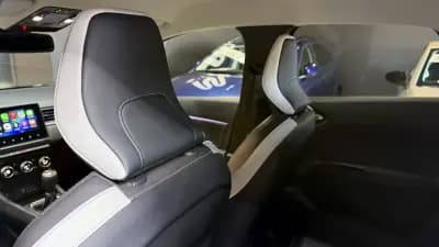 Sell Renault Captur 2023 - 16770 EUR, 70000 km - AUTO.MOTO.pt