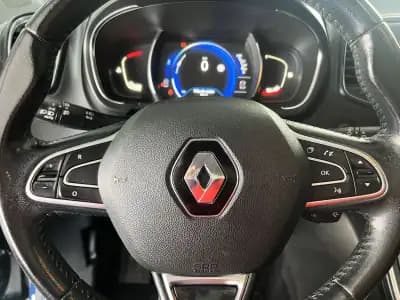Sell Renault Scénic 2017 - 15800 EUR, 156509 km - AUTO.MOTO.pt