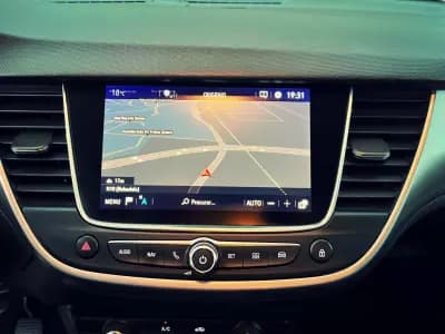 Vendo Opel Crossland X 2018 - 13450 EUR, 131000 km - AUTO.MOTO.pt