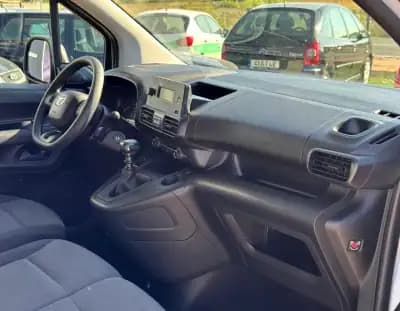 Vendo Toyota Proace 2023 - 16750 EUR, 101833 km - AUTO.MOTO.pt