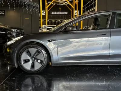 Vendo Tesla Model 3 2022 - 29990 EUR, 125900 km - AUTO.MOTO.pt