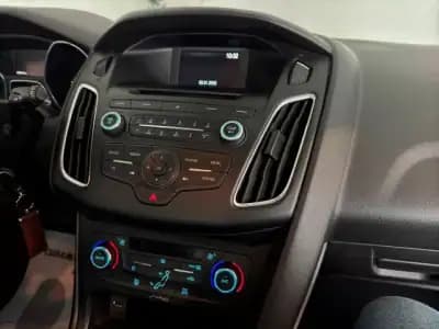 Vendo Ford Focus SW 2015 - 10850 EUR, 153000 km - AUTO.MOTO.pt