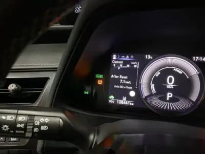 Vendo Lexus UX 250h 2021 - 24950 EUR, 126000 km - AUTO.MOTO.pt