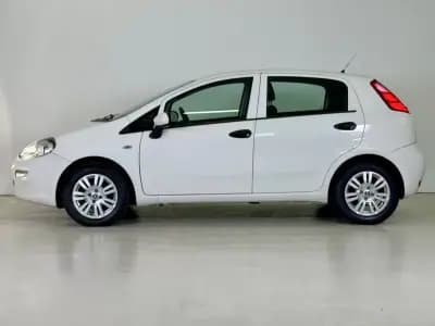 Vendo Fiat Punto 2017 - 7950 EUR, 77357 km - AUTO.MOTO.pt