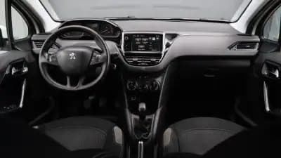 Vendo Peugeot 208 2015 - 9500 EUR, 210000 km - AUTO.MOTO.pt