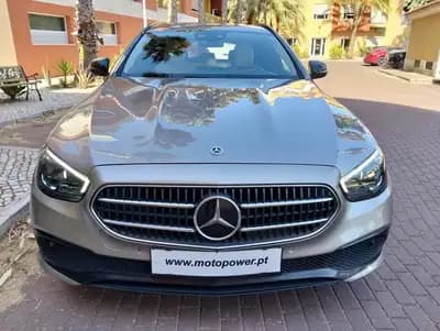 Vendo Mercedes-Benz E 300 2020 - 31480 EUR, 125000 km - AUTO.MOTO.pt