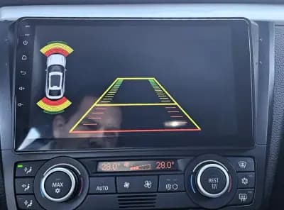 Vendo BMW 118 2018 - 9999 EUR, 300000 km - AUTO.MOTO.pt