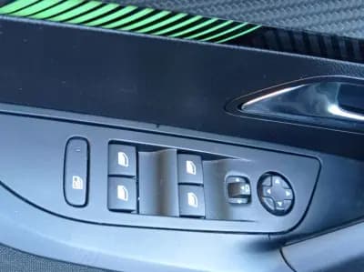 Sell Peugeot 2008 2024 - 19990 EUR, 41500 km - AUTO.MOTO.pt