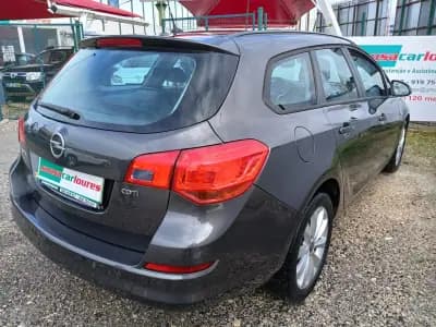 Vendo Opel Astra Sports Tourer 2012 - 6950 EUR, 178110 km - AUTO.MOTO.pt