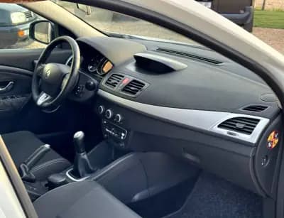 Vendo Renault Mégane 2009 - 5250 EUR, 266113 km - AUTO.MOTO.pt