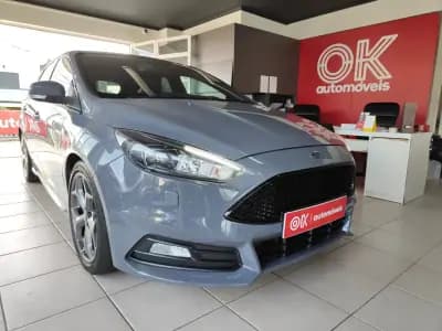 Vendo Ford Focus 2015 - 20500 EUR, 125550 km - AUTO.MOTO.pt