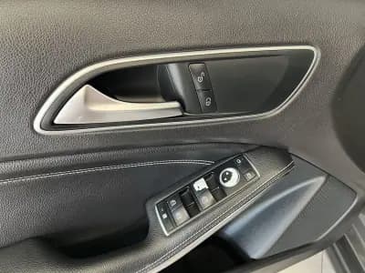 Sell Mercedes-Benz GLA 180 2015 - 17600 EUR, 152300 km - AUTO.MOTO.pt