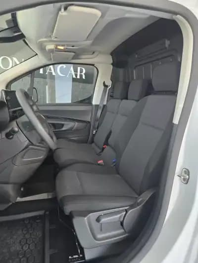 Vendo Opel Combo 2024 - 21900 EUR, 11972 km - AUTO.MOTO.pt