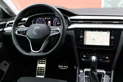 Vendo Volkswagen Arteon 2021 - 25990 EUR, 155000 km - AUTO.MOTO.pt