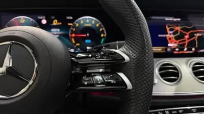 Sell Mercedes-Benz E 300 2023 - 46990 EUR, 63661 km - AUTO.MOTO.pt