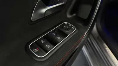 Sell Mercedes-Benz A 180 2019 - 24990 EUR, 126893 km - AUTO.MOTO.pt