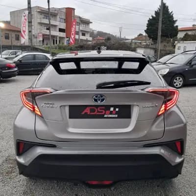 Vendo Toyota C-HR 2017 - 17450 EUR, 165400 km - AUTO.MOTO.pt