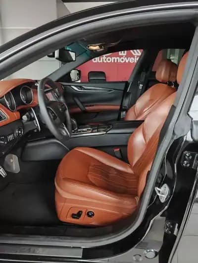 Sell Maserati Ghibli 2015 - 34500 EUR, 129900 km - AUTO.MOTO.pt