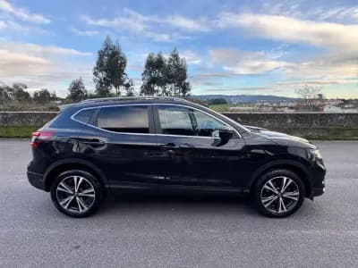 Vendo Nissan Qashqai 2018 - 18990 EUR, 161000 km - AUTO.MOTO.pt