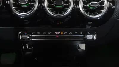 Vendo Mercedes-Benz A 250e Limousine 2021 - 25900 EUR, 102000 km - AUTO.MOTO.pt