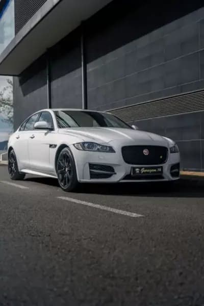 Vendo Jaguar XF 2017 - 24990 EUR, 145800 km - AUTO.MOTO.pt