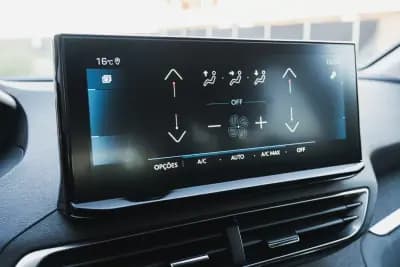 Vendo Peugeot 5008 2021 - 24000 EUR, 115000 km - AUTO.MOTO.pt