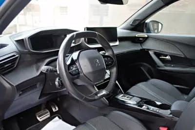Vendo Peugeot 2008 2022 - 22900 EUR, 31255 km - AUTO.MOTO.pt