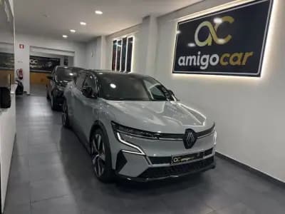 Vendo Renault Mégane E-Tech 2023 - 26950 EUR, 38315 km - AUTO.MOTO.pt