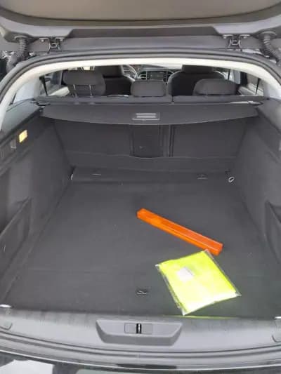 Vendo Peugeot 308 SW 2019 - 16900 EUR, 141724 km - AUTO.MOTO.pt