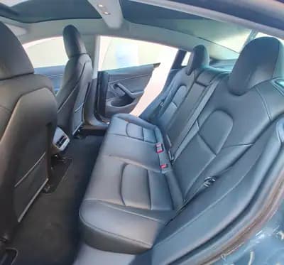 Vendo Tesla Model 3 2020 - 26500 EUR, 111500 km - AUTO.MOTO.pt