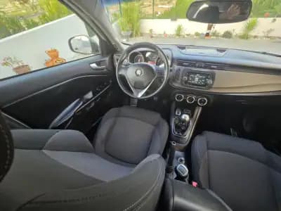 Sell Alfa Romeo Giulietta 2015 - 13500 EUR, 148000 km - AUTO.MOTO.pt