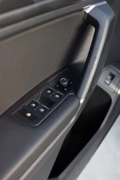 Sell Volkswagen Tiguan Allspace 2018 - 29890 EUR, 105000 km - AUTO.MOTO.pt