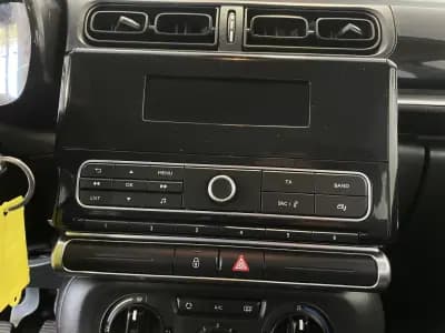 Vendo Citroën C3 2017 - 9250 EUR, 111033 km - AUTO.MOTO.pt