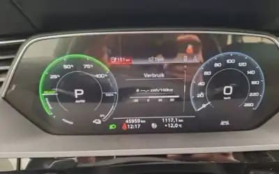 Sell Audi e-tron 2022 - 33490 EUR, 45959 km - AUTO.MOTO.pt