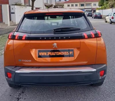 Vendo Peugeot e-2008 2022 - 17990 EUR, 26500 km - AUTO.MOTO.pt