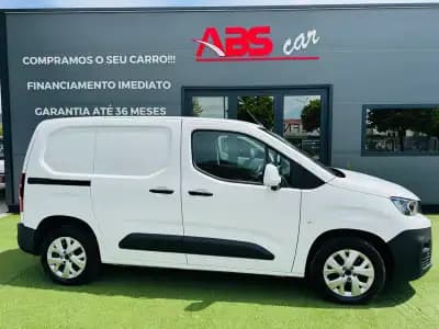 Vendo Peugeot 2021 - 16000 EUR, 140000 km - AUTO.MOTO.pt