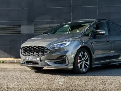 Vendo Ford S-Max 2022 - 34990 EUR, 176600 km - AUTO.MOTO.pt