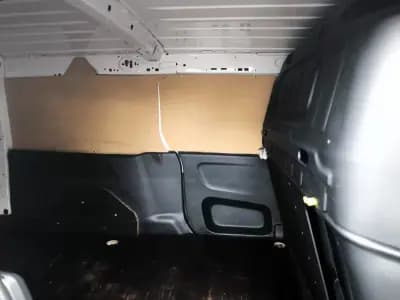 Vendo Peugeot Partner 2020 - 13950 EUR, 114372 km - AUTO.MOTO.pt