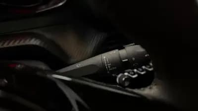 Sell Peugeot 2008 2021 - 15490 EUR, 68523 km - AUTO.MOTO.pt