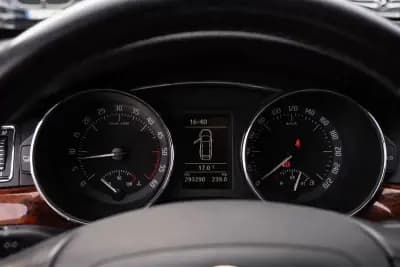 Vendo Skoda Superb Break 2011 - 7999 EUR, 290000 km - AUTO.MOTO.pt