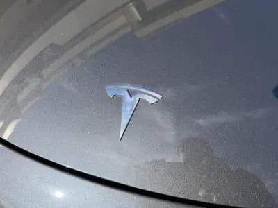 Vendo Tesla Model 3 2022 - 29900 EUR, 95000 km - AUTO.MOTO.pt