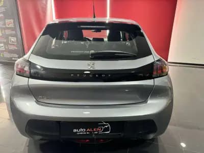 Vendo Peugeot 208 2022 - 16750 EUR, 121000 km - AUTO.MOTO.pt