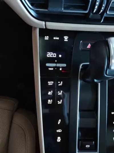 Vendo Porsche Macan 2024 - 86500 EUR, 20700 km - AUTO.MOTO.pt