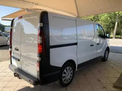 Sell Nissan NV300 2017 - 13500 EUR, 203327 km - AUTO.MOTO.pt