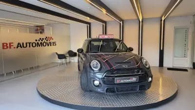 Vendo MINI 2019 - 24900 EUR, 114062 km - AUTO.MOTO.pt
