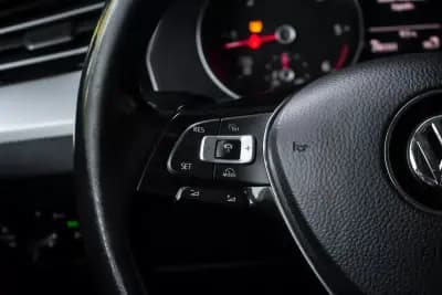 Sell Volkswagen Passat Variant 2017 - 10900 EUR, 290131 km - AUTO.MOTO.pt