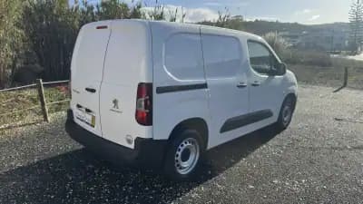 Vendo Peugeot Partner 2019 - 12490 EUR, 144000 km - AUTO.MOTO.pt